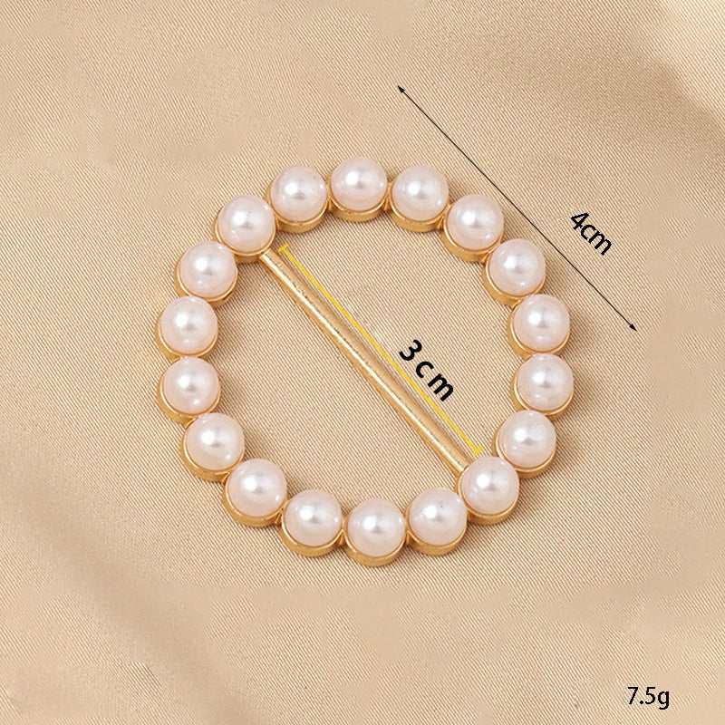 ElegiClip™ – Elegant sjalklämma och brosch i ett